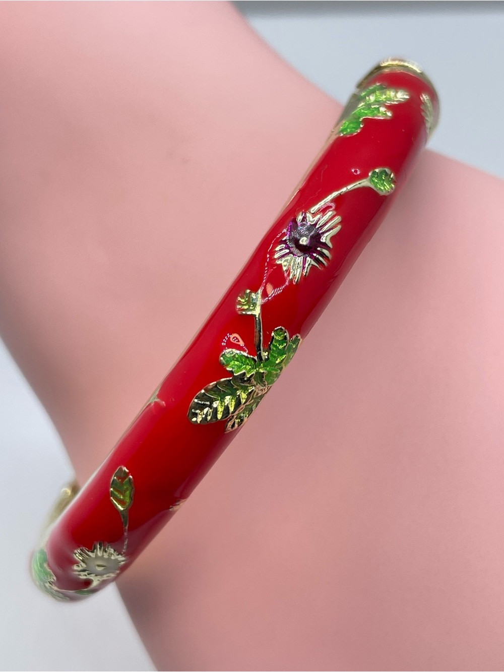 Red Green Floral Cloisonné Enamel Hinged Clamper Bangle Gold Vintage Look